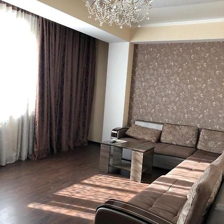 Квартира В Центре Бишкека! Екстериор снимка